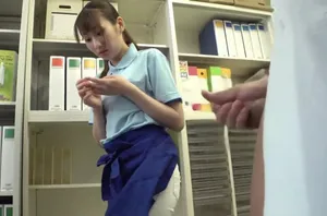 獻給所有日本愛好者：多毛超大內射 - 完整 1 小時日本成人電影