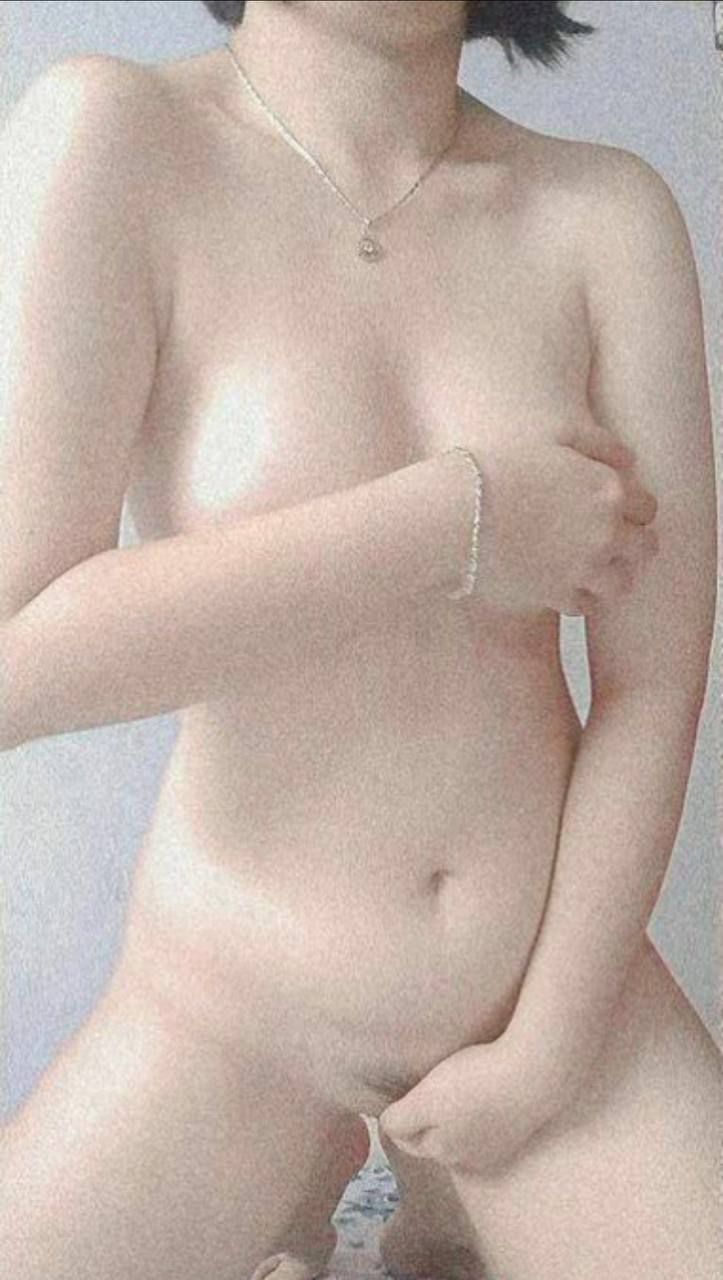 Rủ bạn trai lên live sex vừa địt nhau vừa kiếm tiền